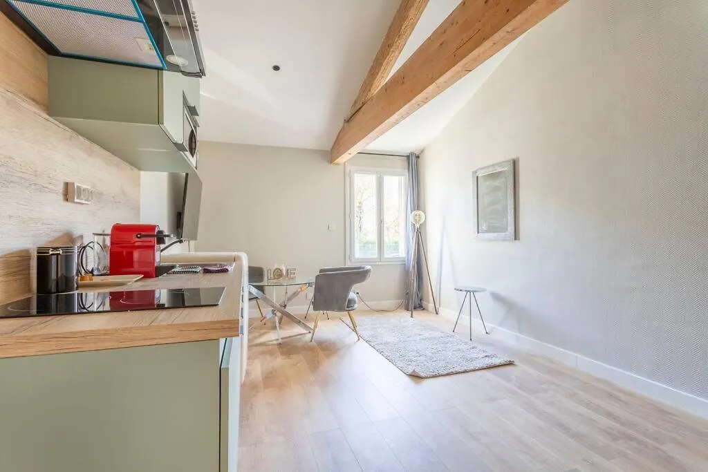 106Jar - Gris - 6 - Studio Equipes - Proche Calanque Marseille Apartment